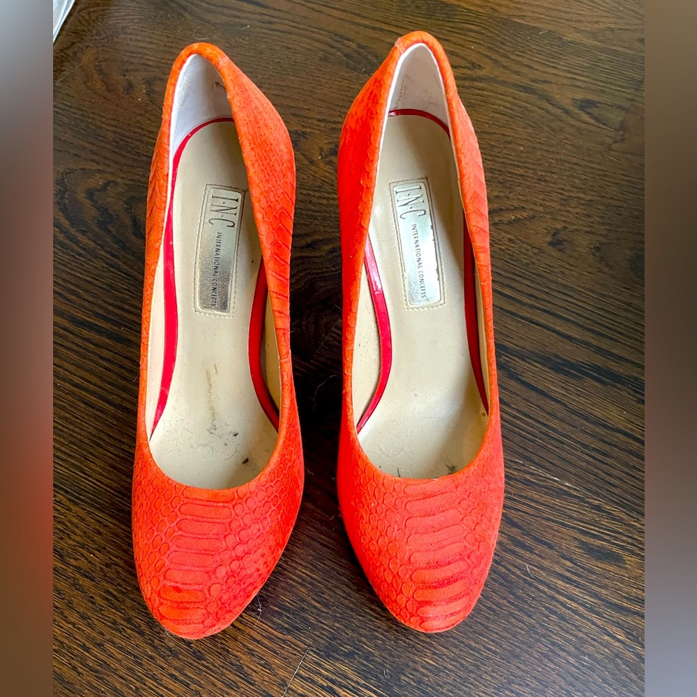 Orange high heels pump size 5.5